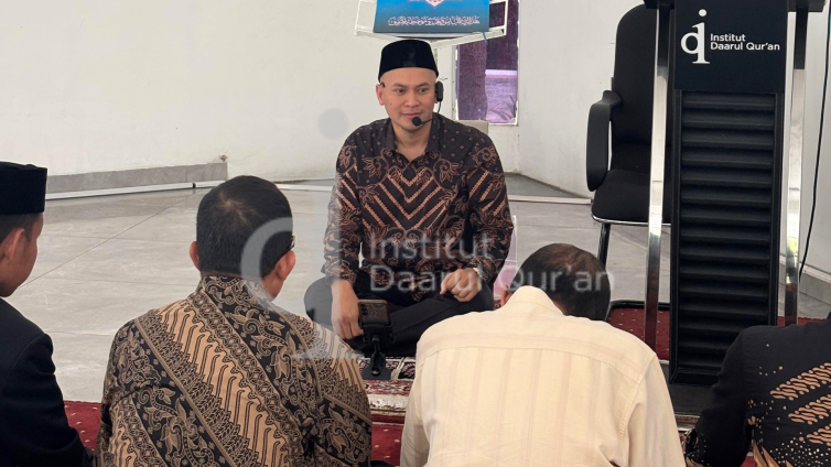 Rektor Institut Daarul Quran Jakarta