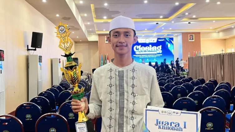 Mahasiswa IDAQU Juara 1 Lomba Khitobah Bahasa Arab