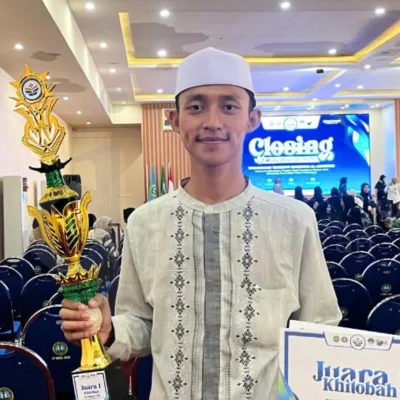 Mahasiswa IDAQU Juara 1 Lomba Khitobah Bahasa Arab